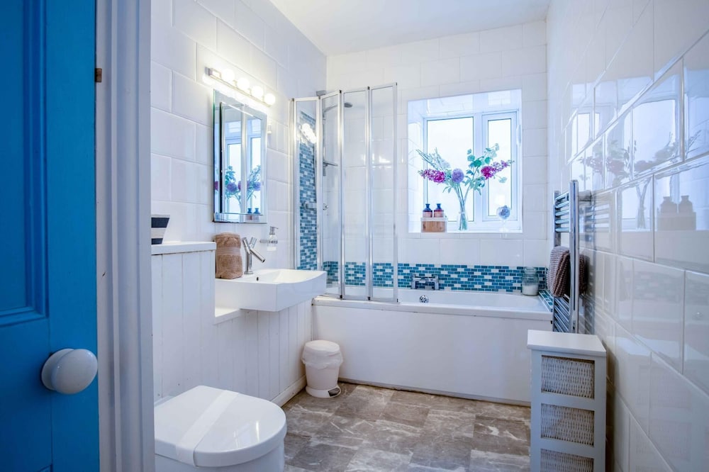 Sea Glass - 2 Bedroom Apartment - Manorbier
