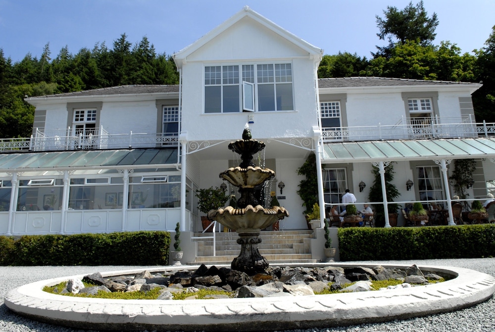 Plas Maenan Country House view 2