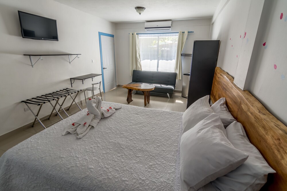 Club Ibiza - Party Hotel & Beach Club