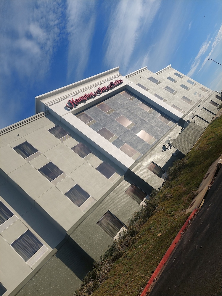 Gainesville Vacations - Hampton Inn  Suites Gainesville - Property Image 6