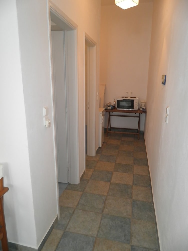 Kavalieros Studios - Property Image 33