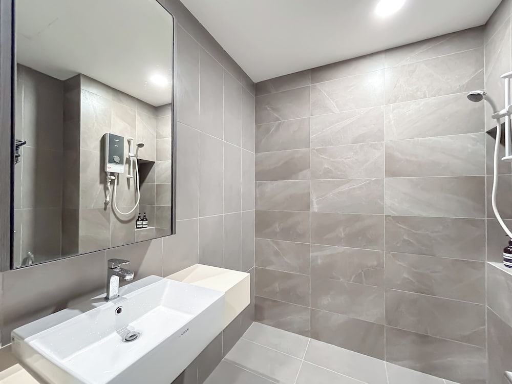 Mossaz by Manhattan Group