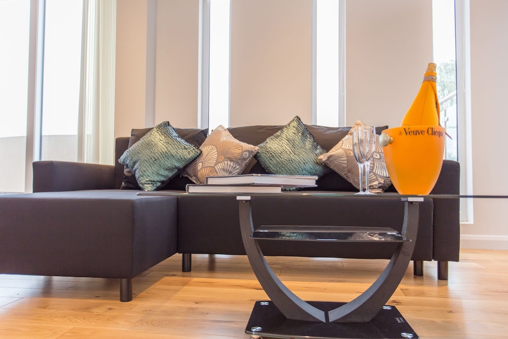 Oxford Vacations - Razia Apartments - Property Image 19