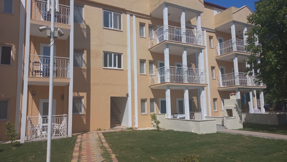 Mediterranean Apart Otel - Image 39