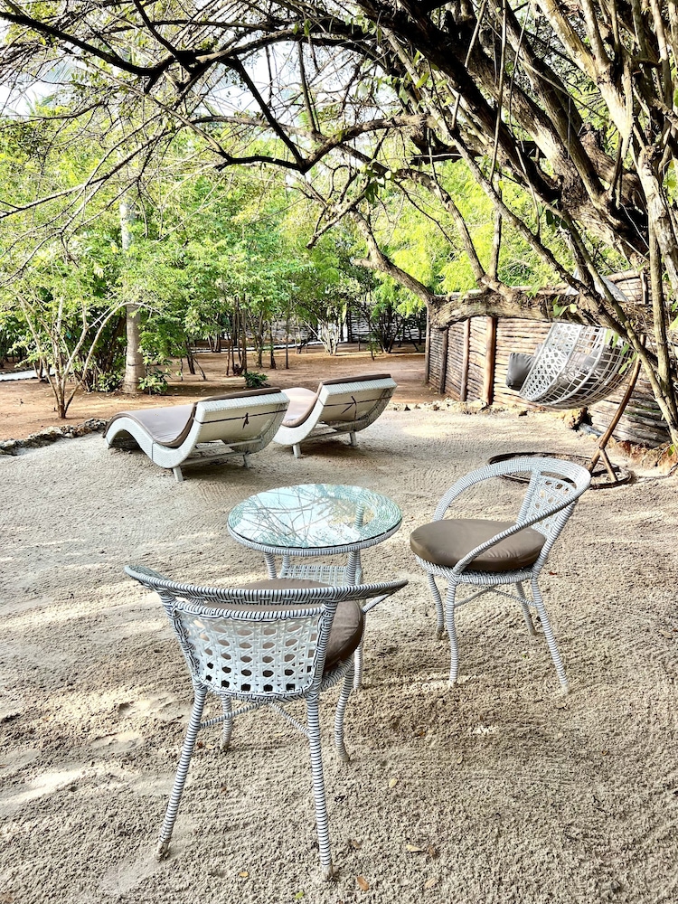 Rock and Sea Resort