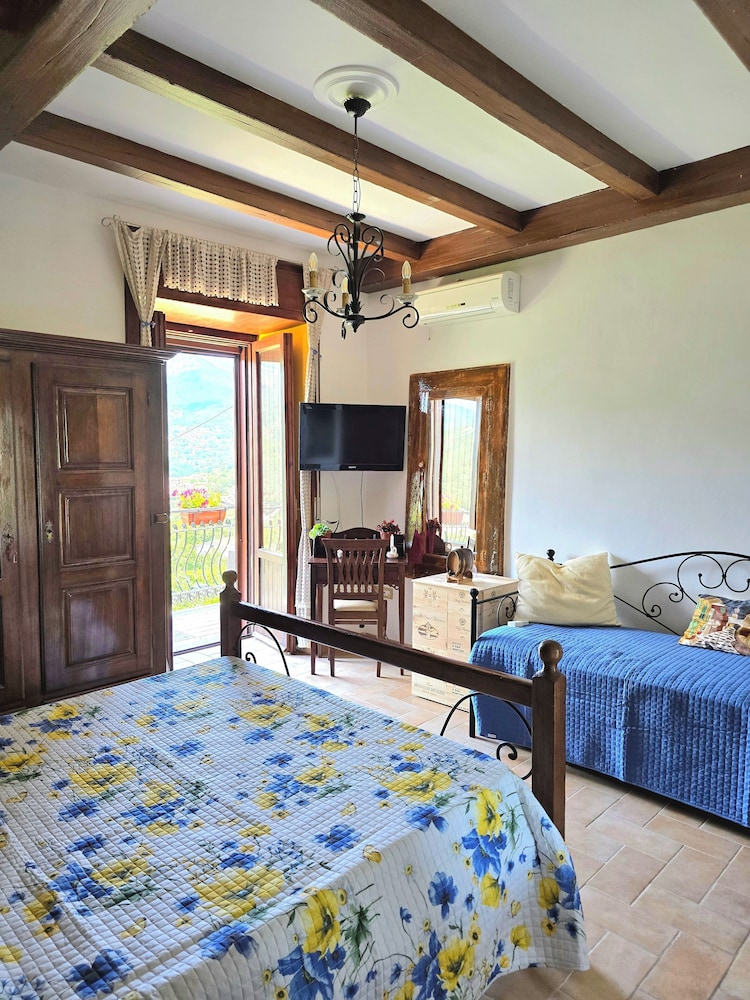 Tramonti Divini Amalfi Country House