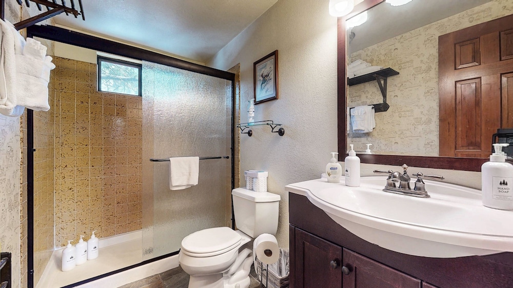 Mammoth Sierra Townhomes #25 3 Bedroom Condo