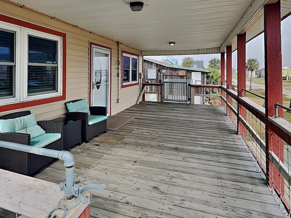 John Silver Cottage by Ryson Vacation Rentals