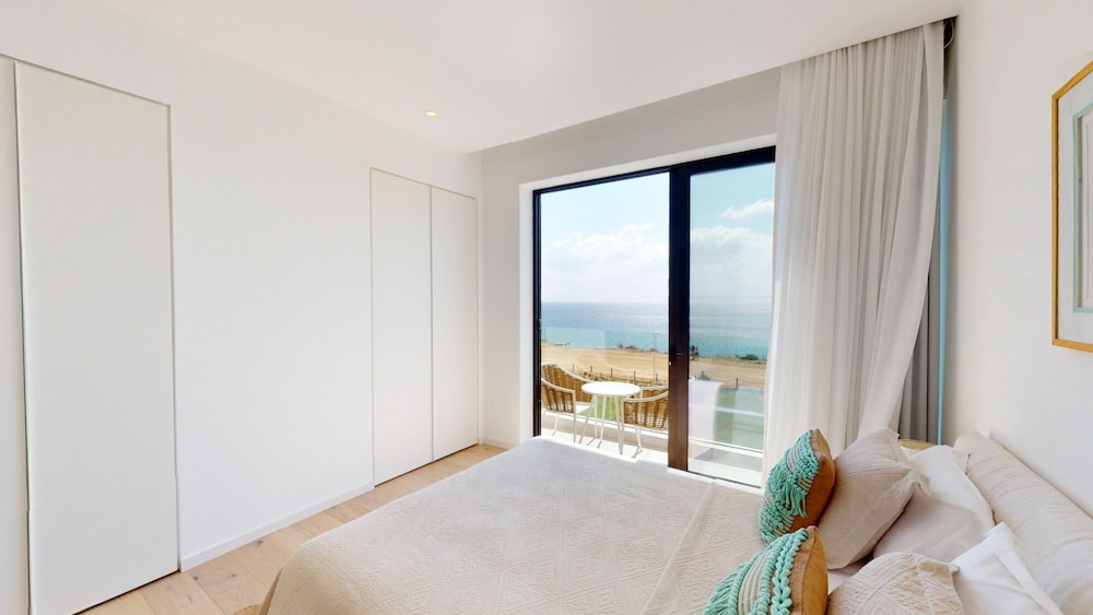 Periyiali Seafront Villa Nefeli