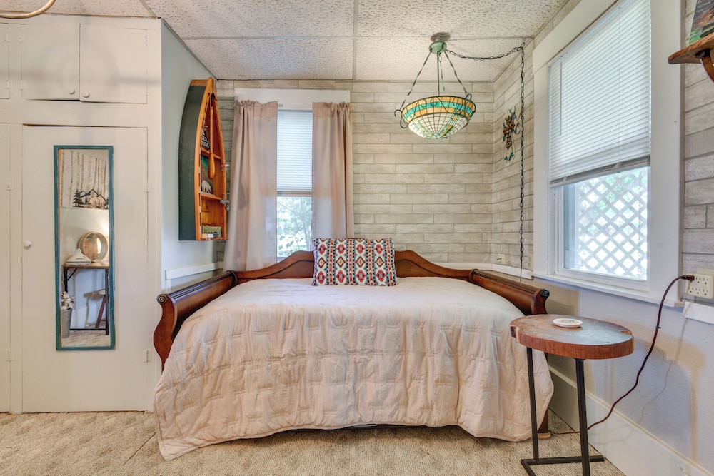 Countryside Retreat w/ Pasture Views in Hominy