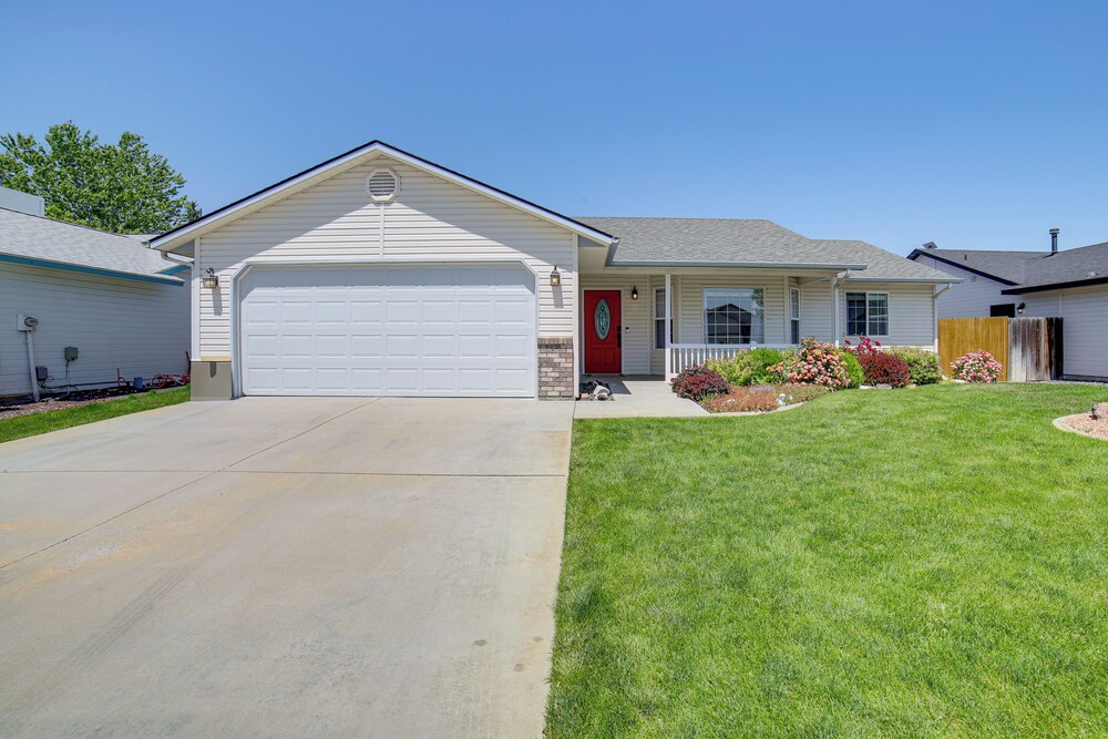 7 Mi to Dtwn: Charming Retreat w/ Yard in Boise