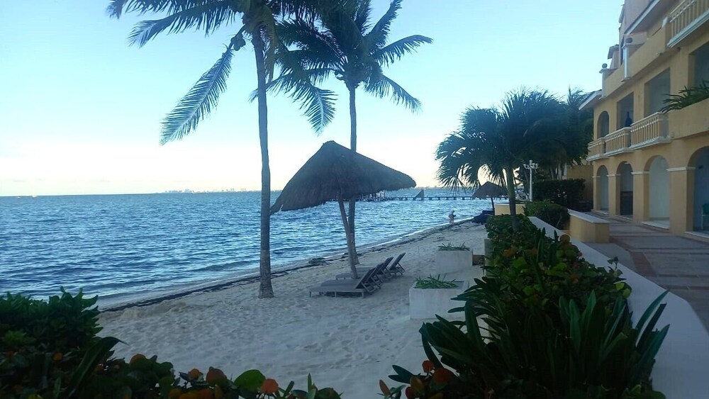 Punta Me Apartment Beach Front Hotel