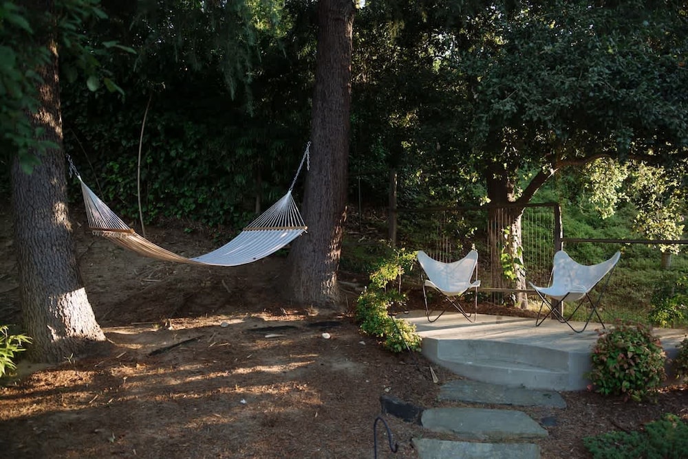 Zen Mountain Getaway w a Pool Hot Tub 5 Beds
