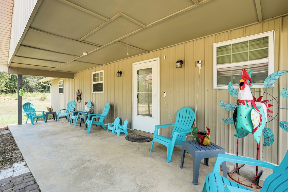 3 Mi to Spring River: Fully Furnished Outdoor Gem!