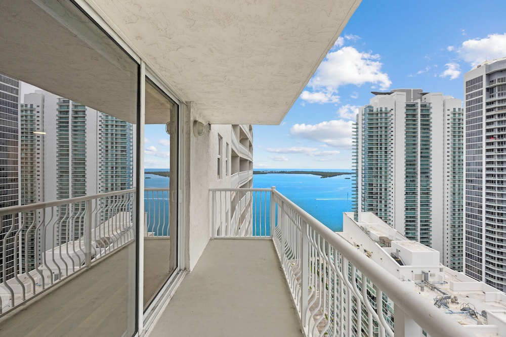 Chic Brickell Condos – Prime Location