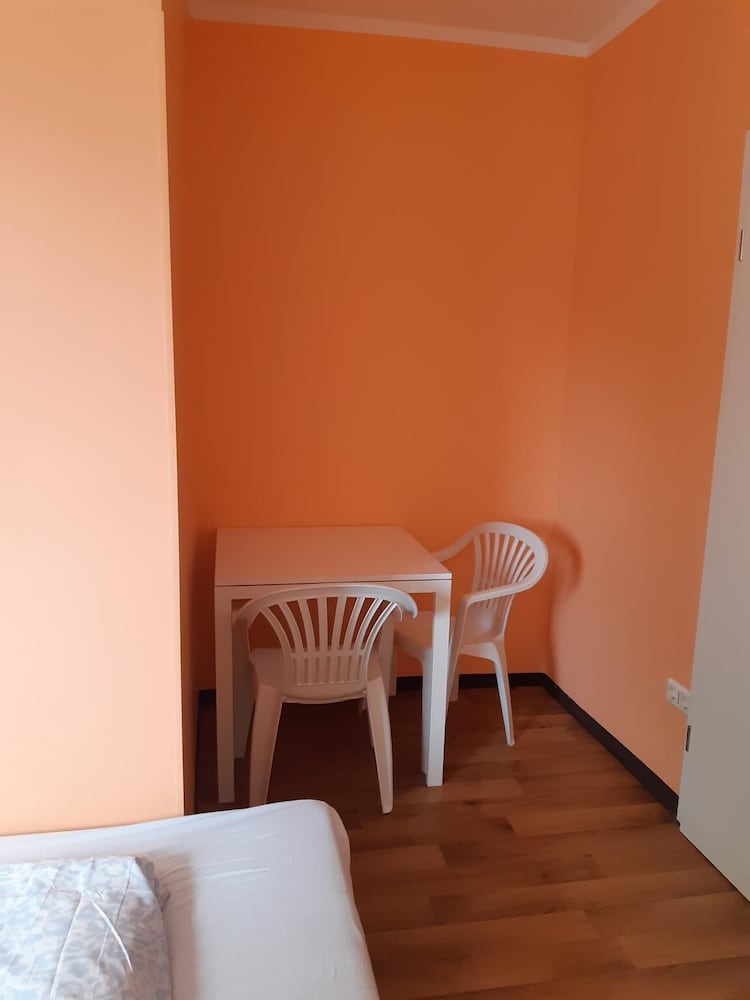 2-Rent Group Hostel Rooms&Apartments TUB19A