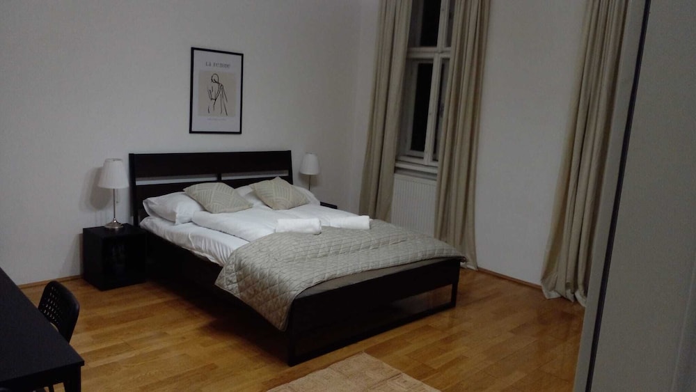 Comfort 2BR Apartment Near Stadthalle