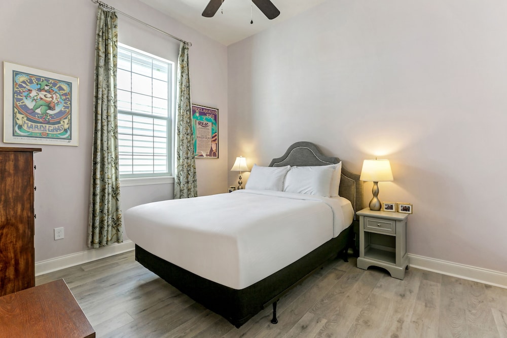 New Orleans Vacations - Renovated Historic 4BR House Near Magazine St Uptown - Property Image 20