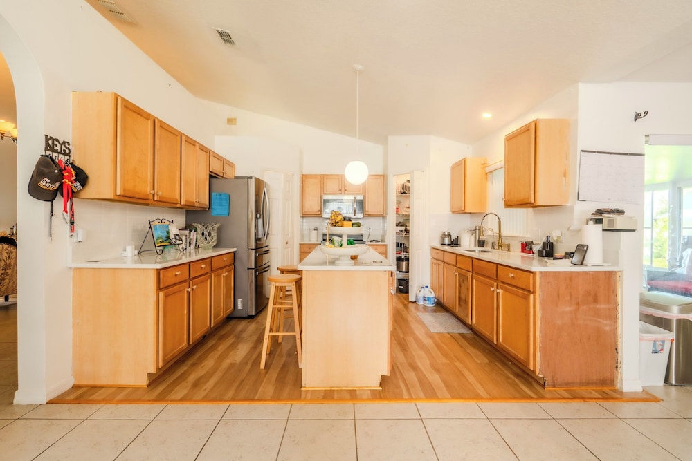 Flint and Kingscrest, LLC - Private Rooms in Shared Home