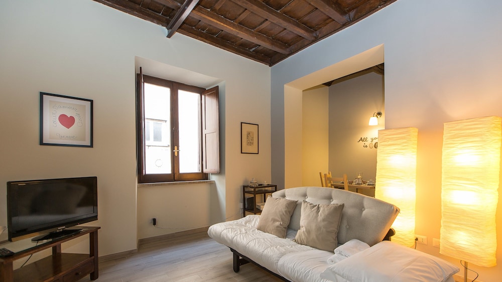 Rental In Rome Argentina Studio Flat