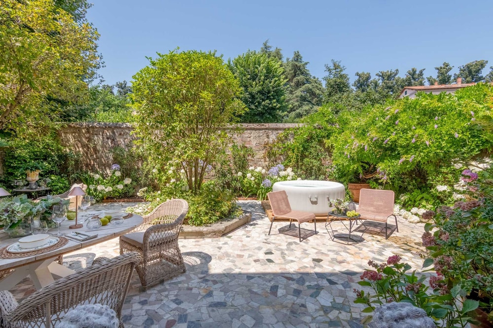 The Garden Lodge in Lucca