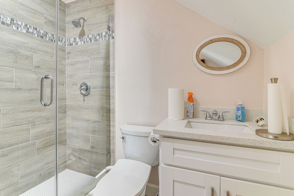 Farm Animals On-site: Needville Ranch Getaway!
