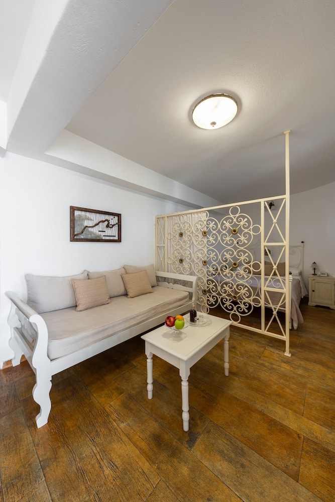 Smaro Studios