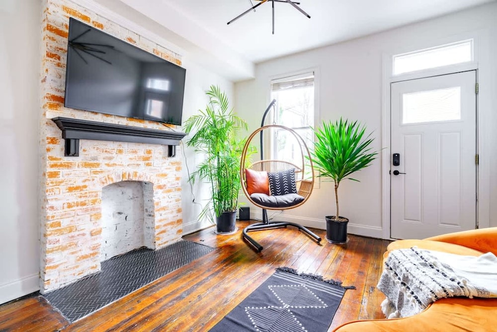 Urban Jungle Prime Location Parking Free Pet
