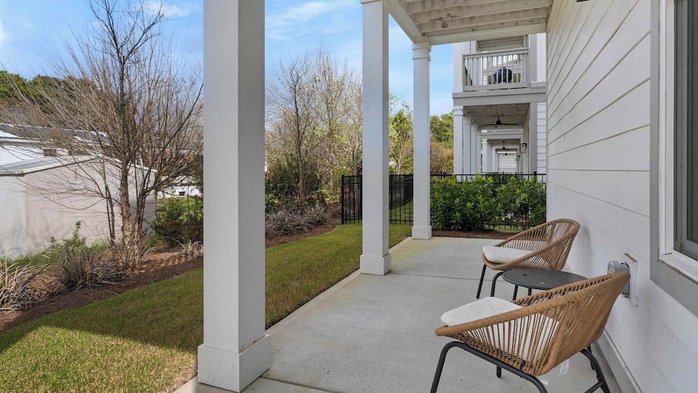 Inlet Beach Retreat With Rooftop Views, 4 Bikes + Free Attraction Tickets!