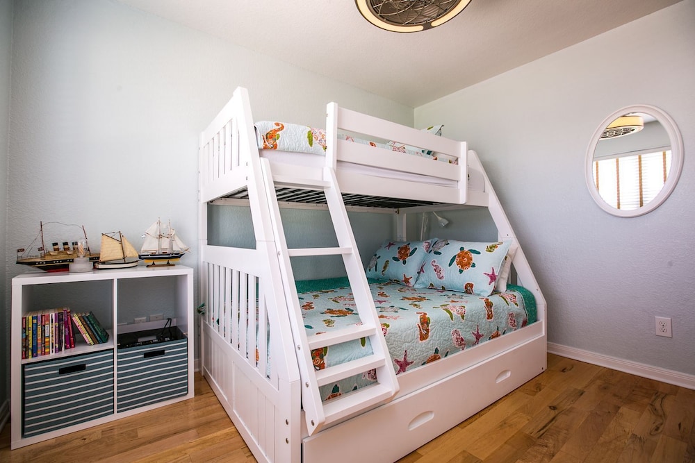 Margaritaville on the Bay by Ryson Vacation Rentals