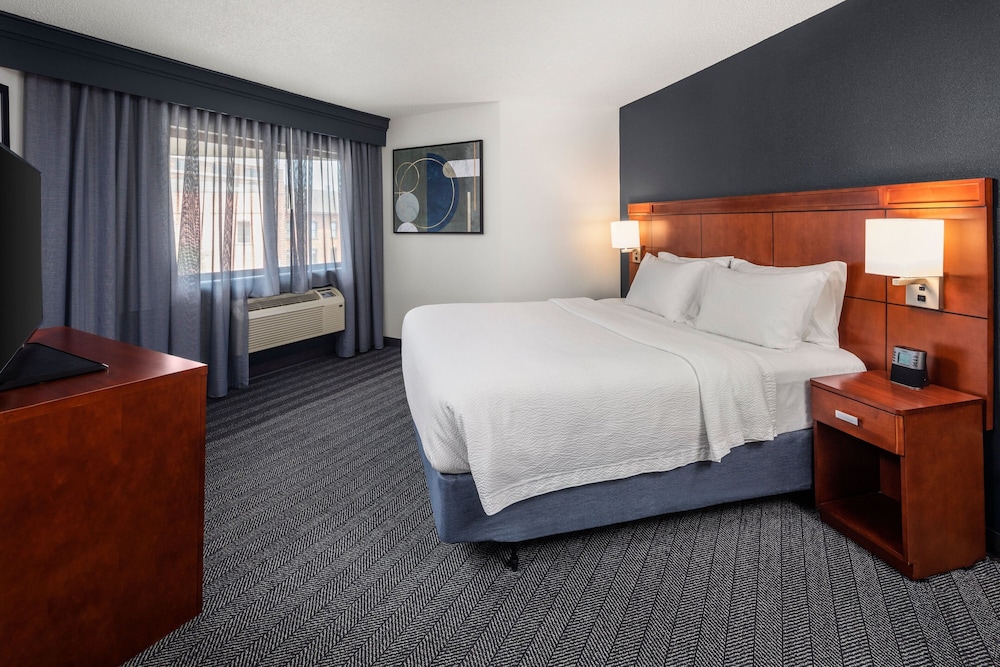 Courtyard by Marriott La Crosse