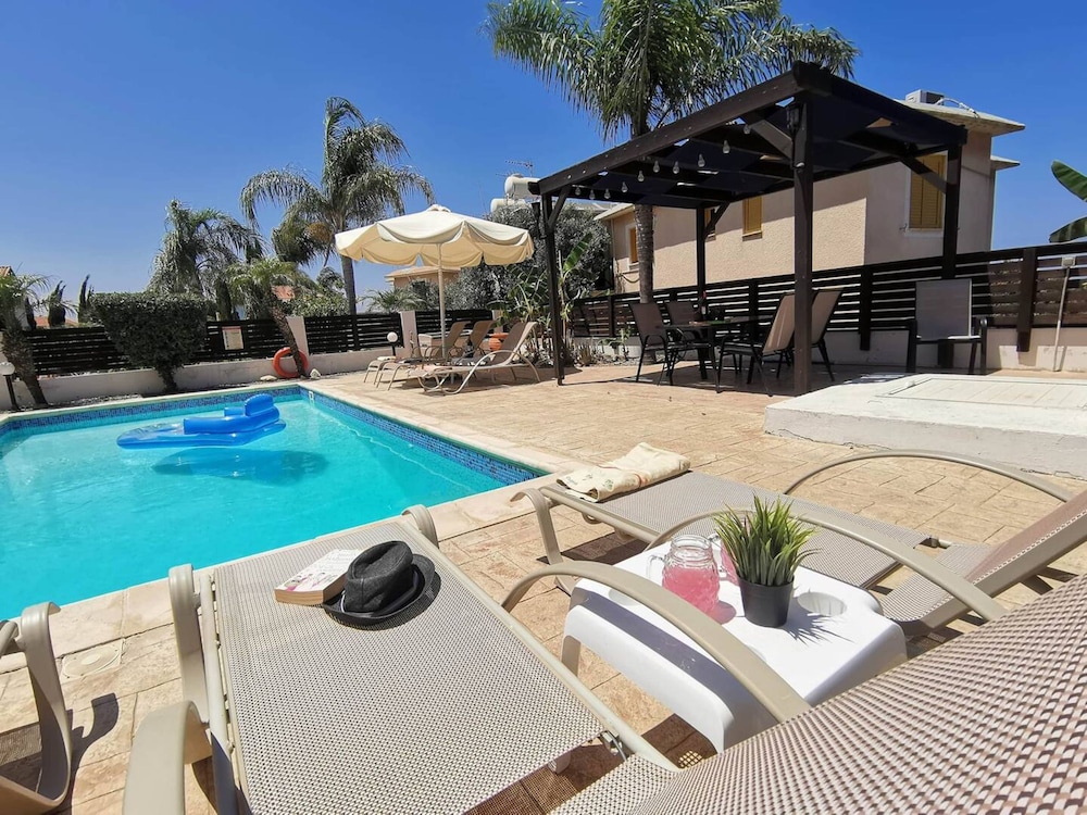 Eliana Villa in Protaras