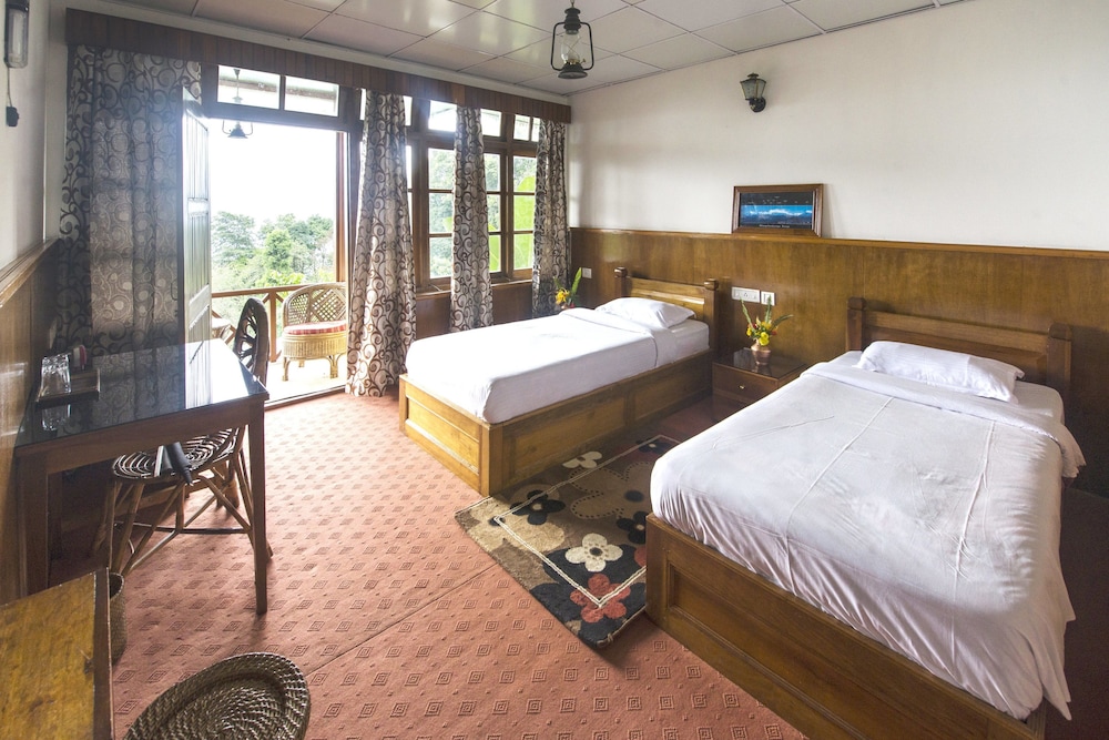 Hotel Teen Taley