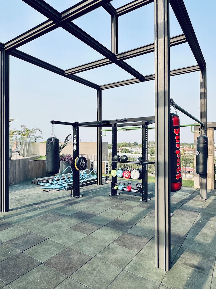 Elite Luxury Suites at Diamond in City