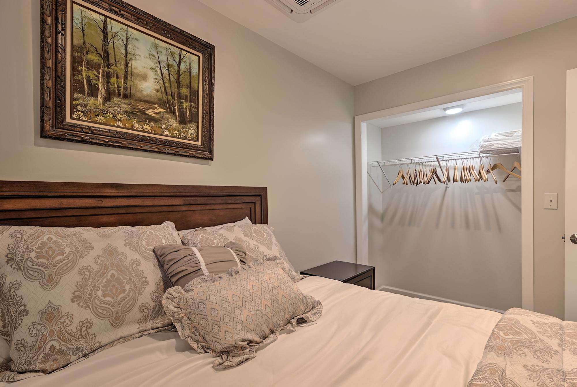 Petite Weaverville Escape - 3 Mi to Main Street! view 5