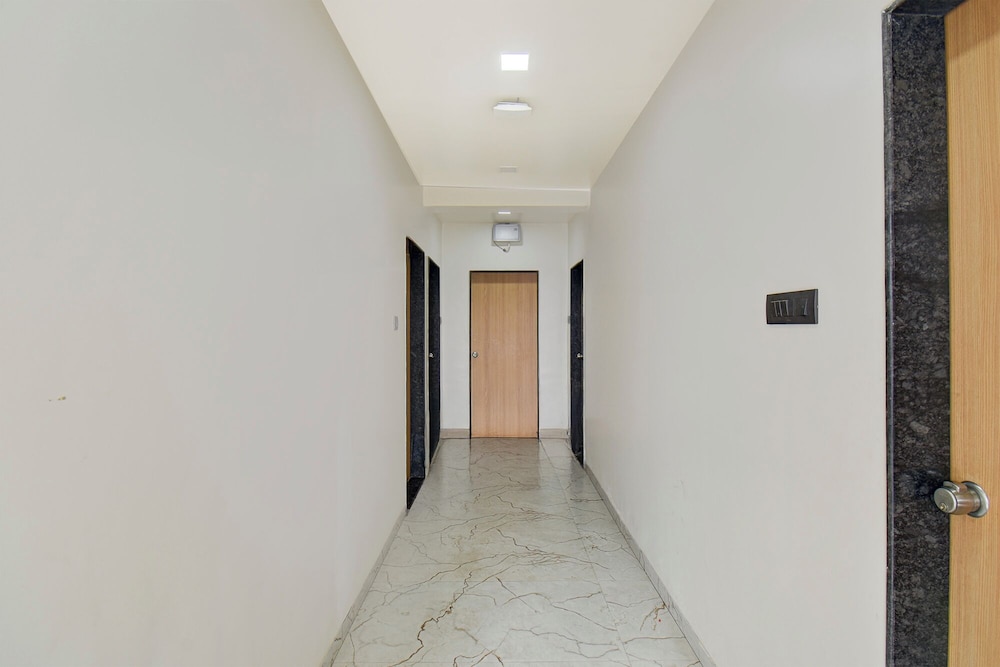 Fabhotel Delight Inn
