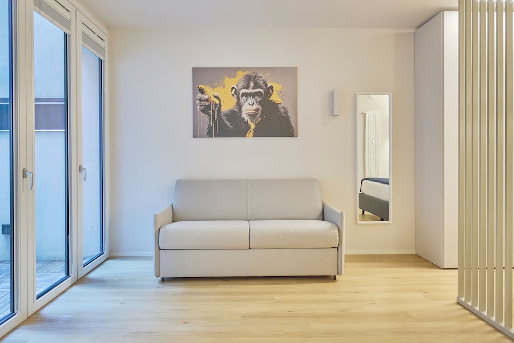 Milan Retreats City life
