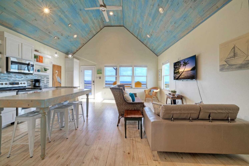 2 Waterfront Homes w/ Views, Pool, Boat Dock Laguna Village Oasis by Avantstay