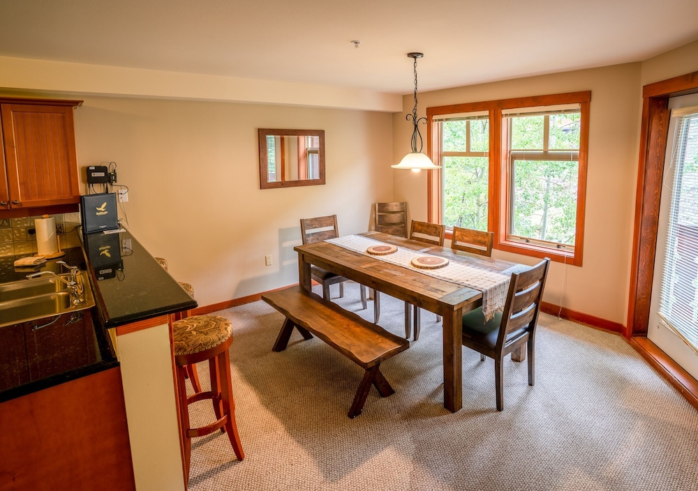 Eagle Springs East 1 & 2 Bedroom Condos
