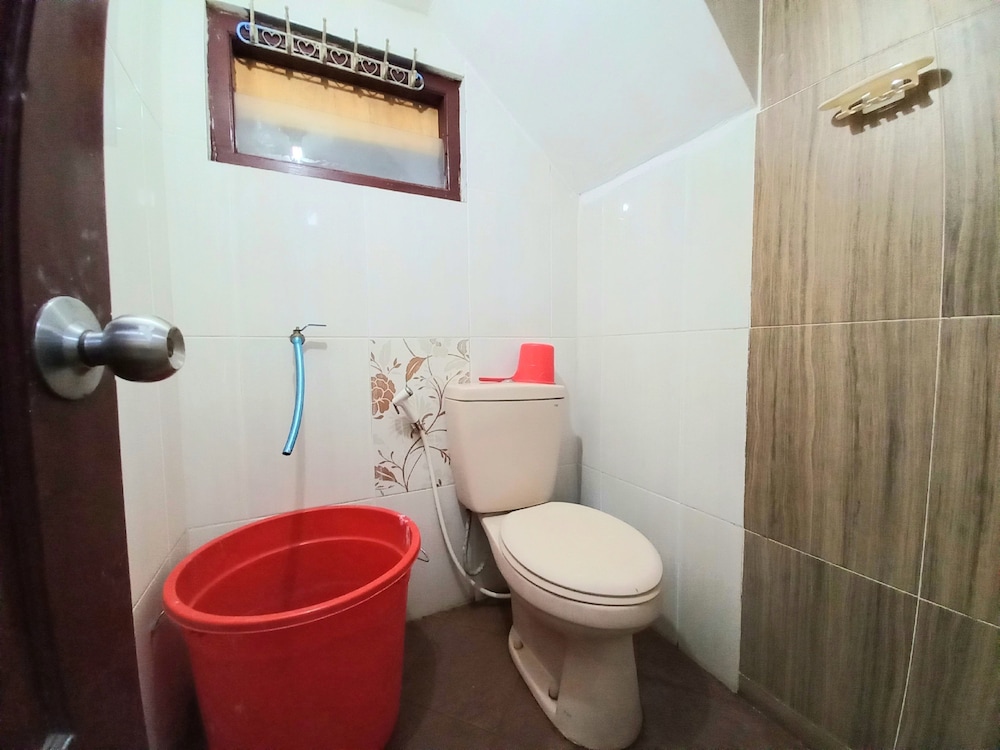 Homestay Syariah Dekat Monjali dan JCM by Simply Homy