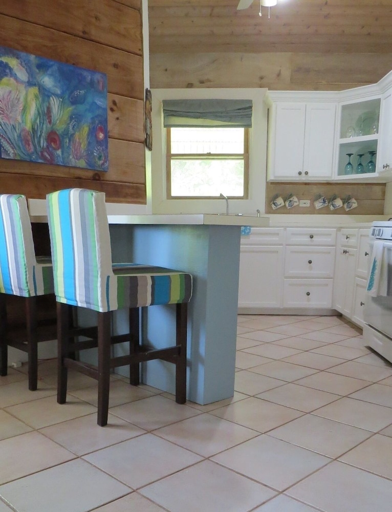 Eleuthera Vacations - Shangri-la  Orchid Cottage 4 Bedroom Home - Property Image 3