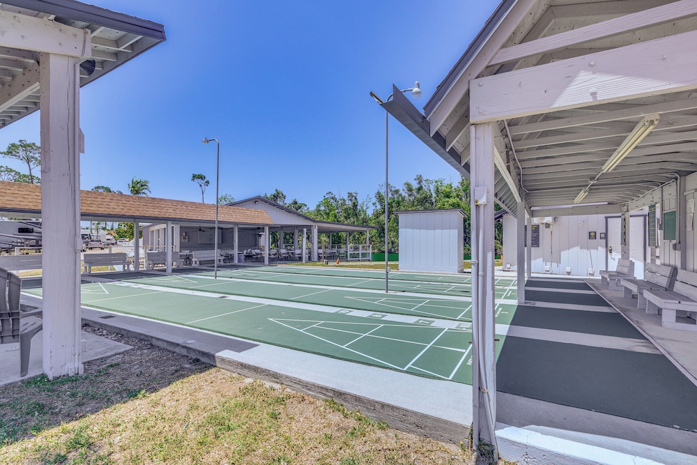 Swim, Fish & Play: Pet-friendly Gem in Fort Myers