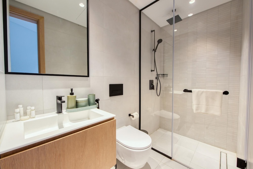 Smart and Contemporary Apt With Burj Khalifa View