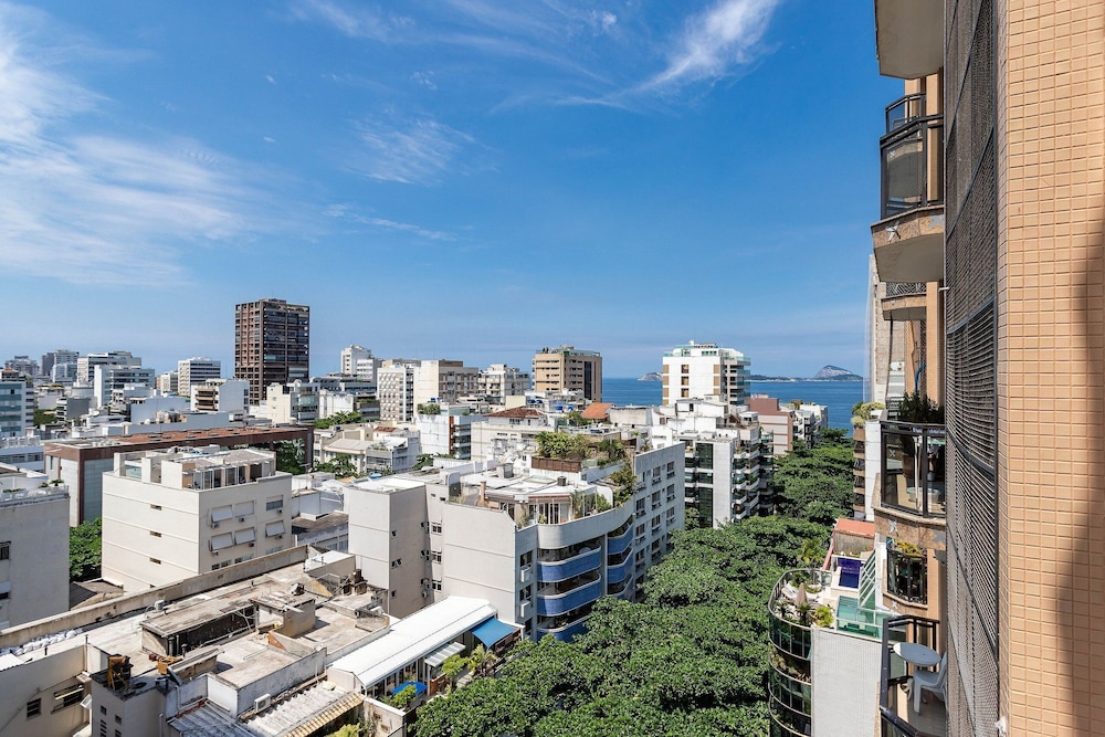 (1008) Apartamento com 1 Quarto e Vista para o Cristo