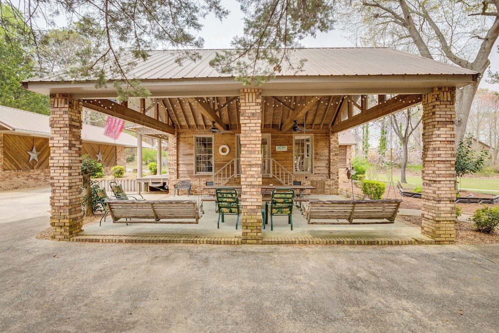 Lakefront Leesburg Home w/ Private Dock & Ramp! view 4