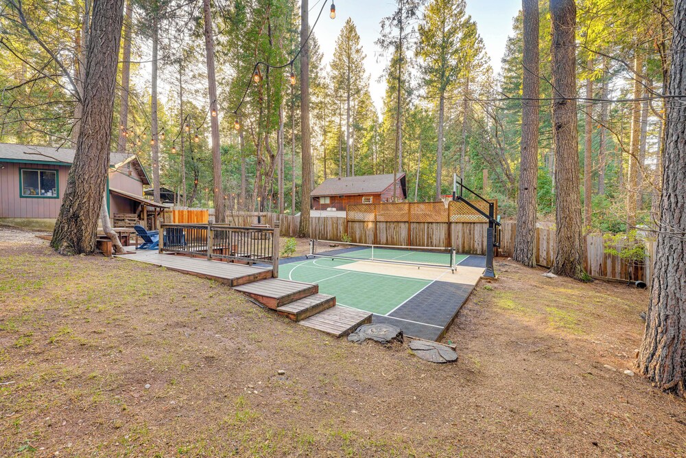 Outdoor Oasis: Modern Nordic Home By Lake!