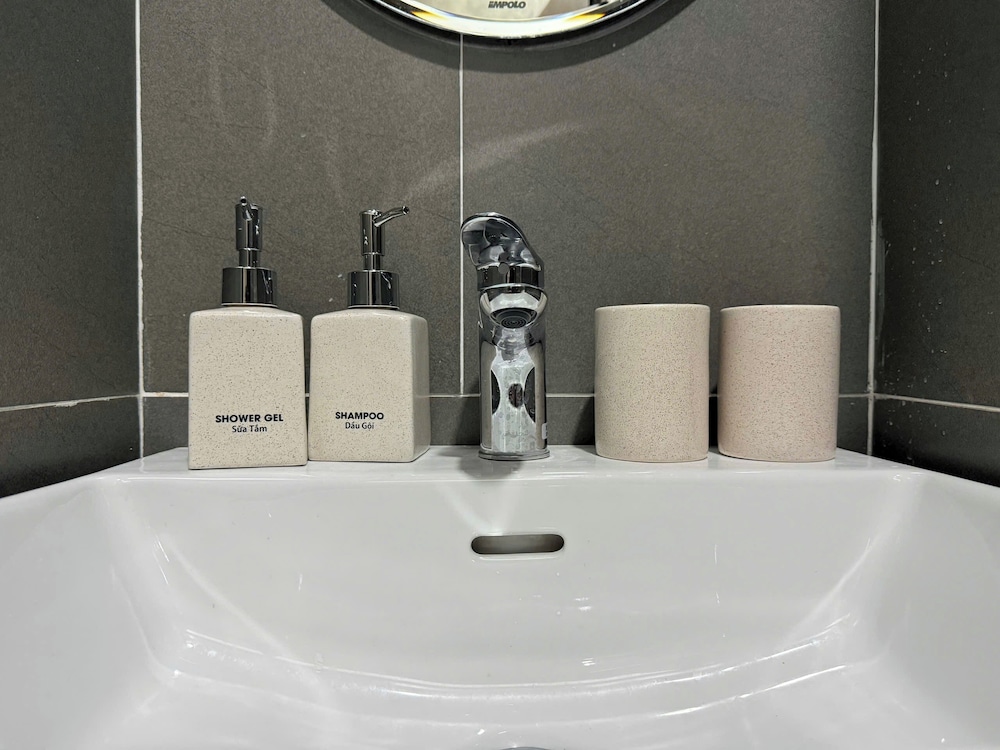 Unite StayCation Nhieu Tu