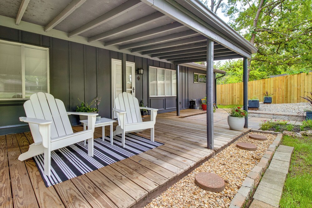 Cozy Lakeview Retreat, Close to Bull Shoals Lake!