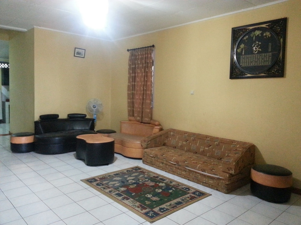 Villa Kota Bunga Cosmos