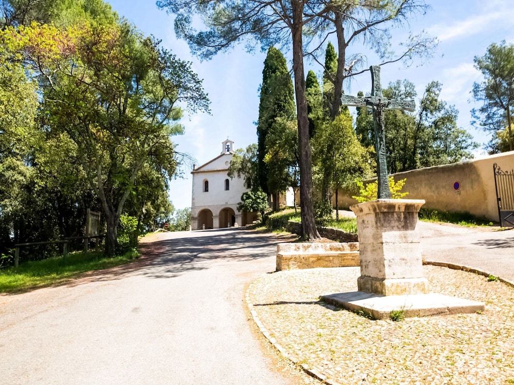 Nice Holiday Home in Lorgues
